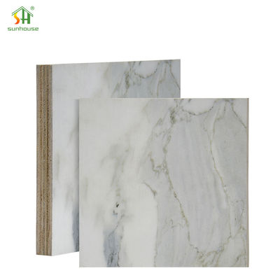 قیمت خوب 12mm 15mm 18mm پلاگین لایه دار ملامین 1220x2440mm پلاگین سیاه ملامین آنلاین