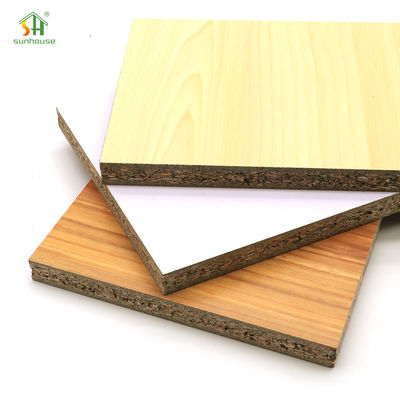قیمت خوب 4x8ft 12mm 15mm 18mm Melamine Particle Board دکوراسیون Chipboard برای مبلمان داخلی آنلاین